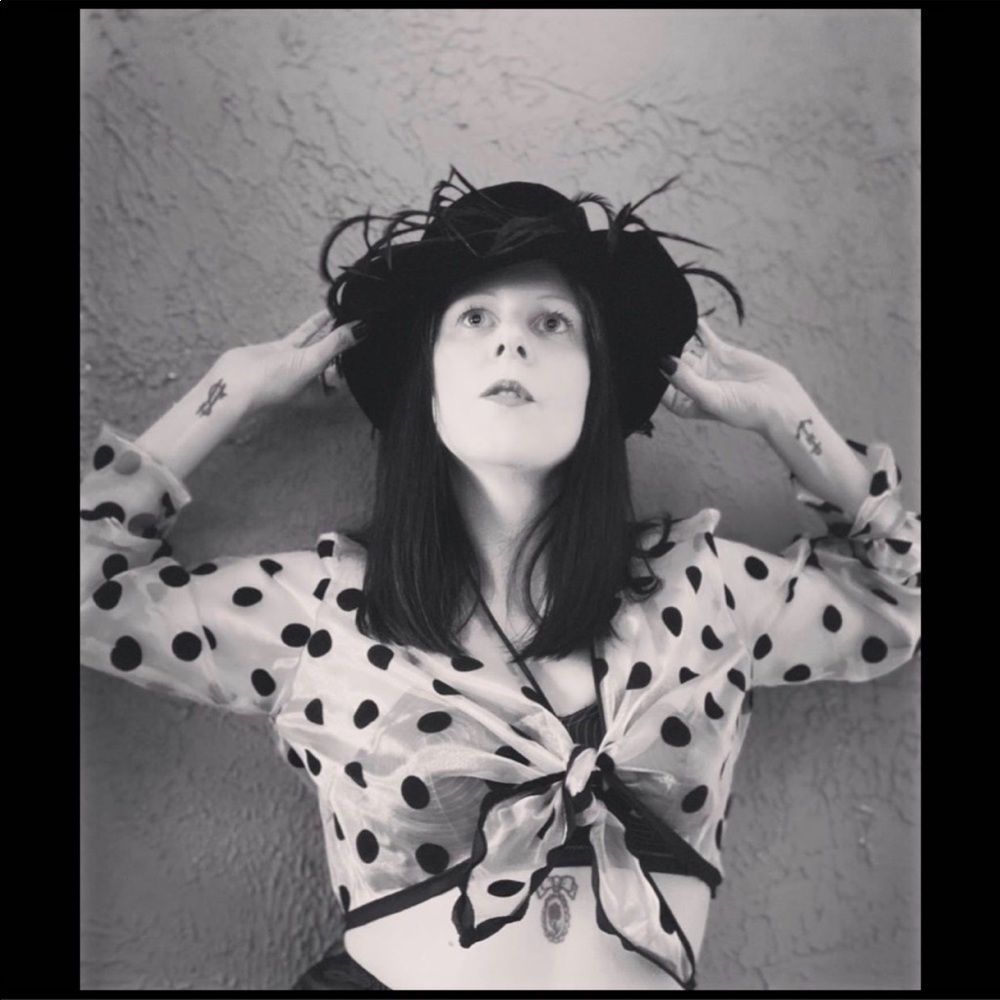 VTG 60’s CHRISTIAN DIOR Black Velvet Feather Hat - Picture 3 of 13